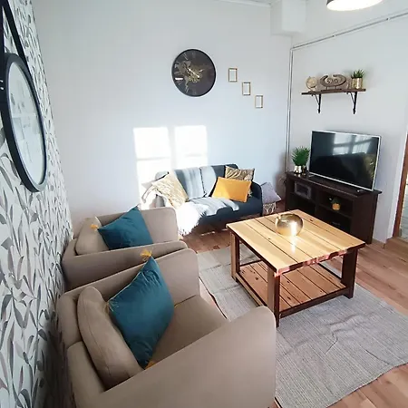 Apartment 2 Bedrooms Center